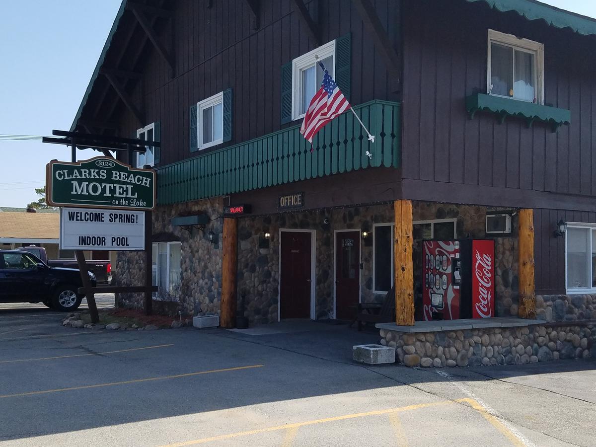 Clark'S Beach Motel Old Forge Extérieur photo