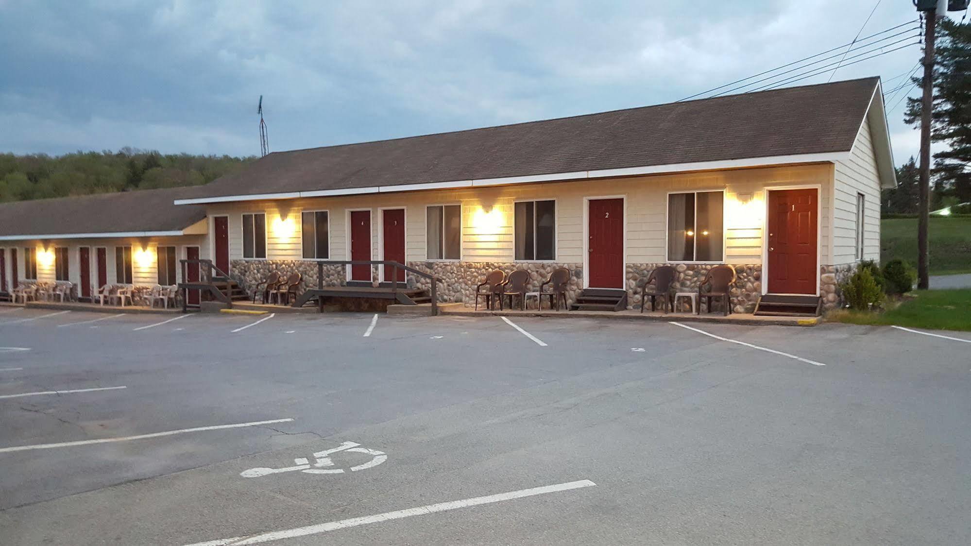 Clark'S Beach Motel Old Forge Extérieur photo