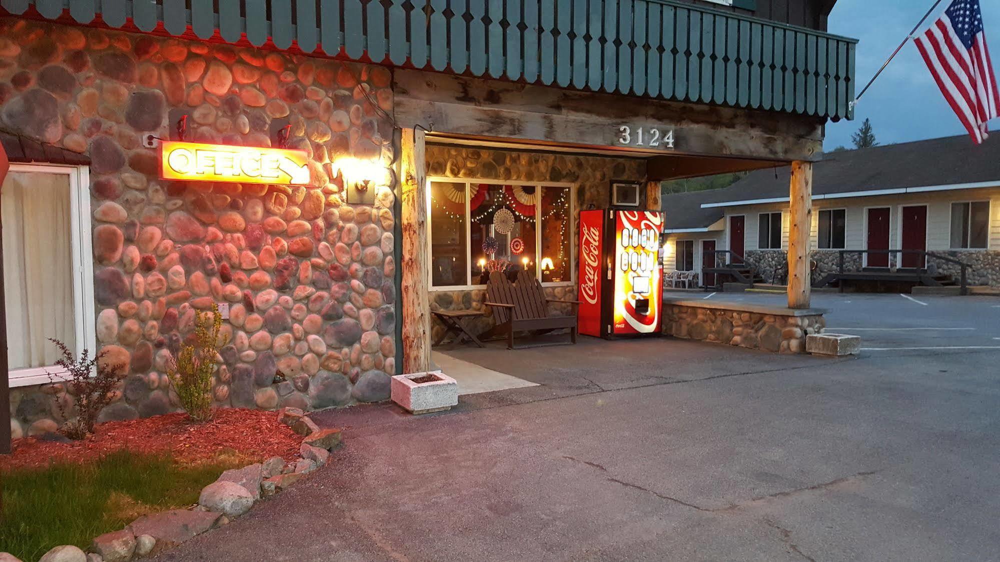 Clark'S Beach Motel Old Forge Extérieur photo