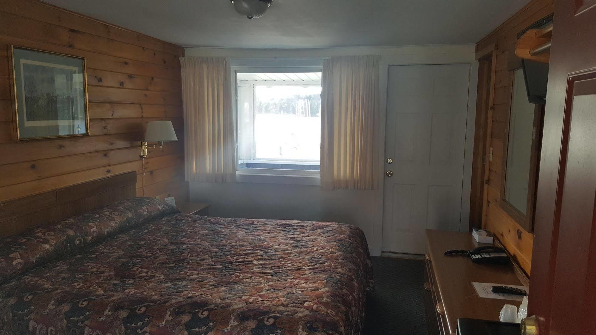 Clark'S Beach Motel Old Forge Extérieur photo
