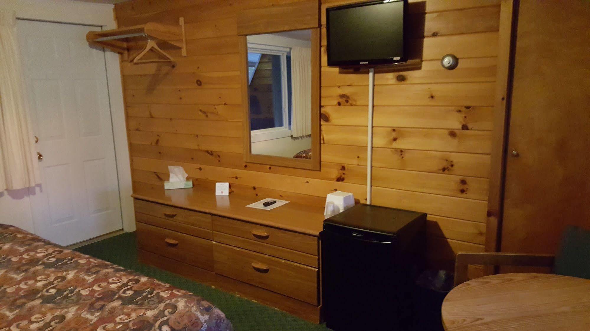 Clark'S Beach Motel Old Forge Extérieur photo